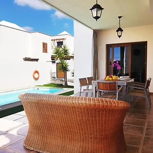 villas-las-caletas-village.in-canary-islands.com/